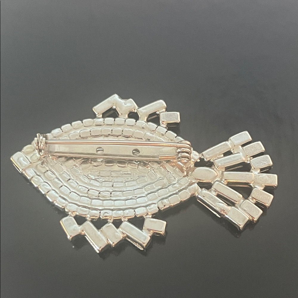 Elegant Silver Tone  Pave Rhinestone Fish Brooch - Picture 3 of 5